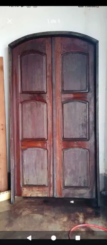  Porta de madeira 