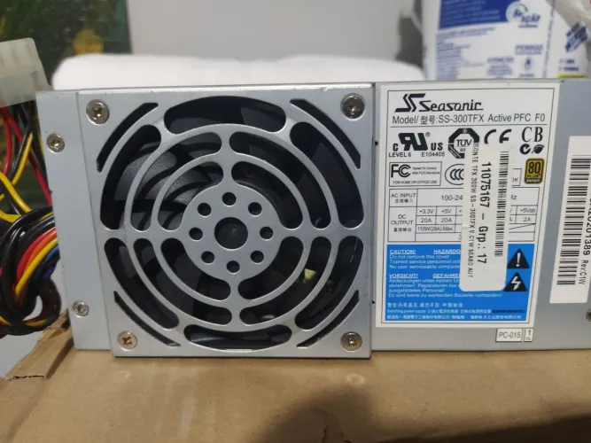 Fonte Atx Seasonic 300w Ss-300TFX 80 Plus Gold