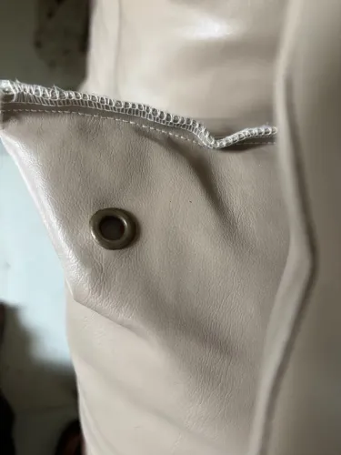 4 Travesseiros em couro