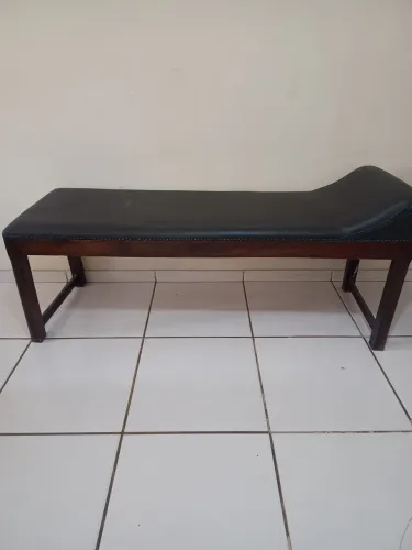 Chaise Longue Clássica em Couro