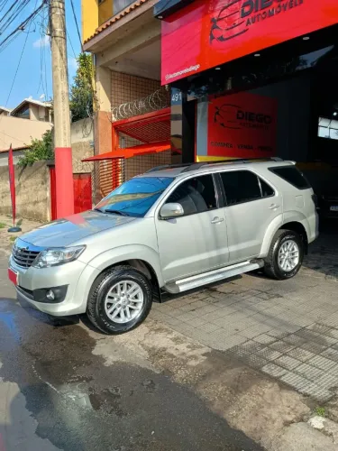 Toyota Hilux SW4 SR 4X2 2.7/ 2.7 Flex 16V Aut. 2013