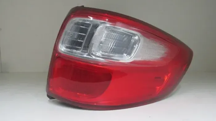 Lanterna Fiat Strada 2013... 20072754