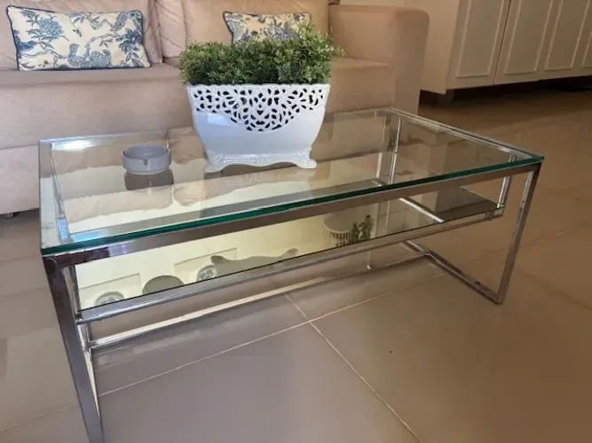 mesa de centro em vidro com espelho
