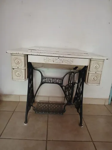Máquina de costura Singer (leia o anúncio)