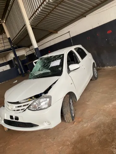 Sucata Toyota Etios 1.3X 2015 - Peças e Acessórios