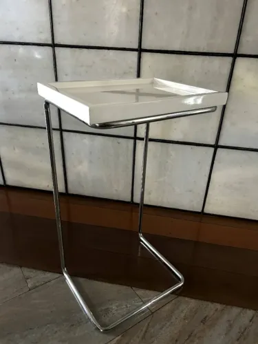 Mesa Lateral de Apoio para Sofá / Cama