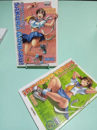 Mangás Street figther Da Sakura Ganbaru em dois volumes