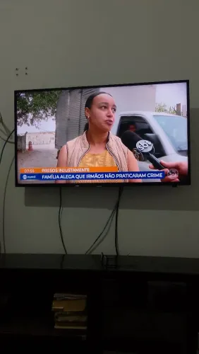 TV Samsung de 40 polegadas semi-nova