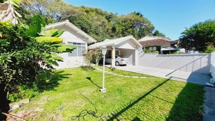 Casa para Venda em Florianópolis, Canto, 4 dormitórios, 3 banheiros, 4 vagas