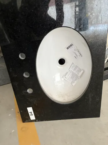 Bancada em granito para banheiro 