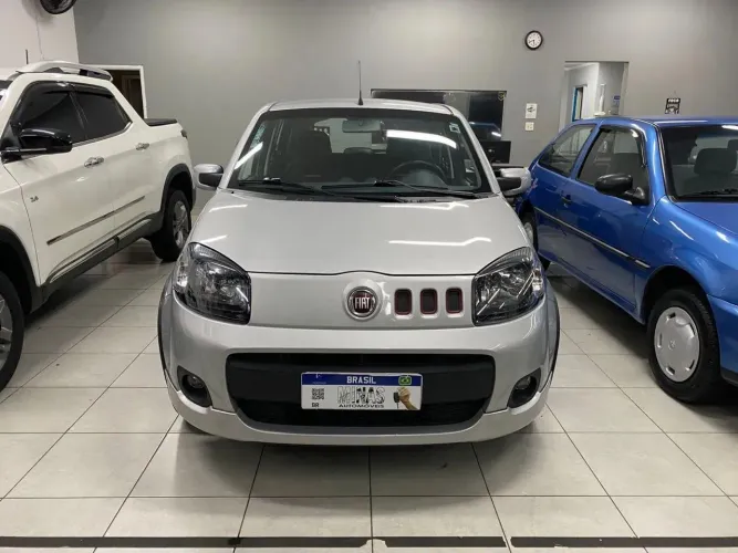 Fiat Uno Sporting 1.4 EVO Fire Flex 8V 4P 2013