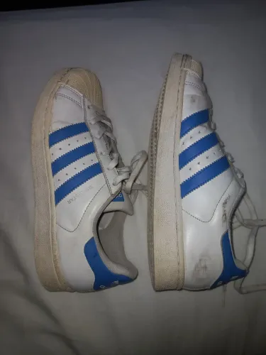 Tênis Adidas Superstar Branco e Azul tamanho 38 forma normal usado