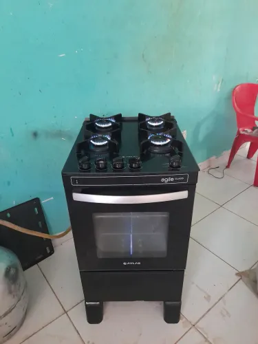 Vende-se fogão 4 bocas mesa de vidro todo automático