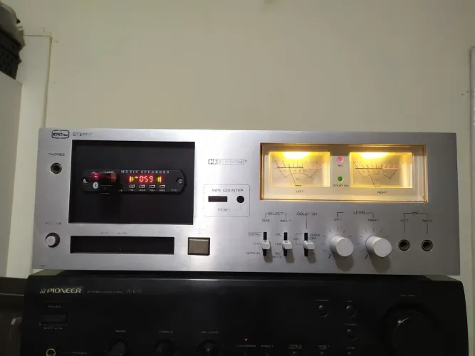 Vu meter com leitor USB e fm