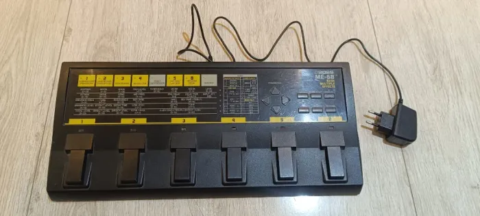 Pedaleira ME-6B Baixo, multiefeitos