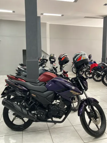 Yamaha Fazer 2024 roxa, baixo KM, moto de total procedência!