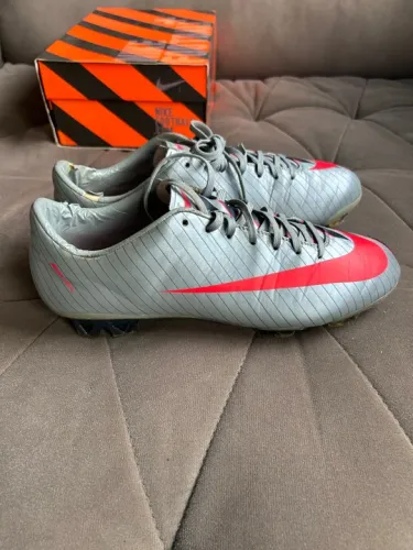 Chuteira Nike Mercurial vapor CR7 - 2011