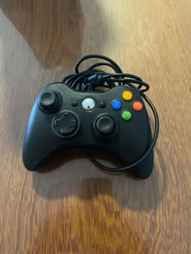 Controle com cabo