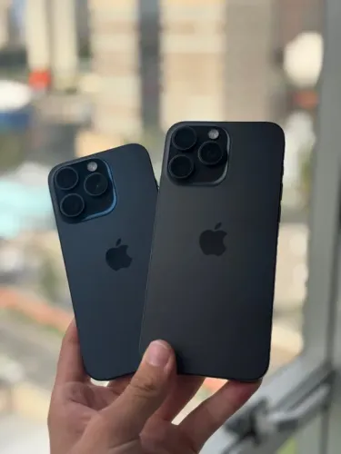 iPhone 15 Pro Max / 256GB - Seminovo 
