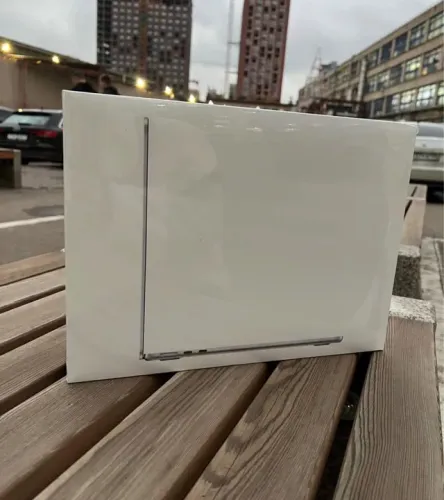 MacBook Air M2 13.6 16GB