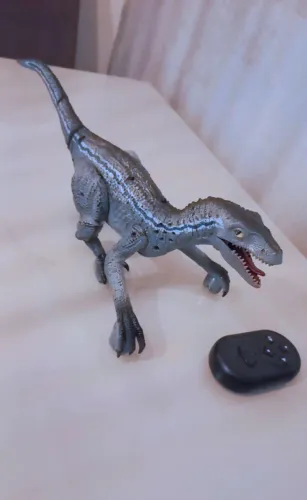  VELOCIRAPTOR CONTROL COM CONTROLE REMOTO - ZOOP TOYS