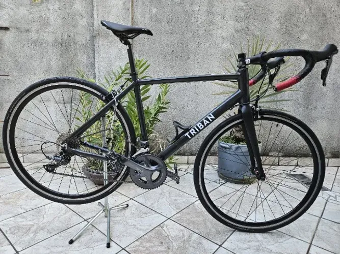 Bicicleta de Estrada Triban RC120 2x8v + Rolo de Treino Absolute