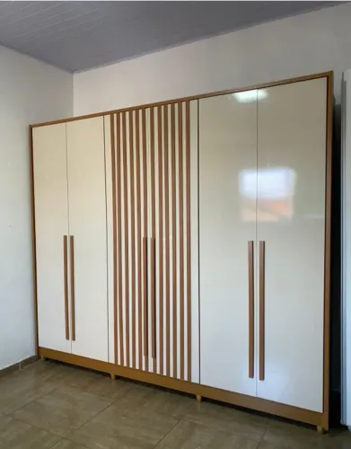 Guarda Roupa 6 portas, detalhes ripados, 100% MDF BLACK FRIDAY