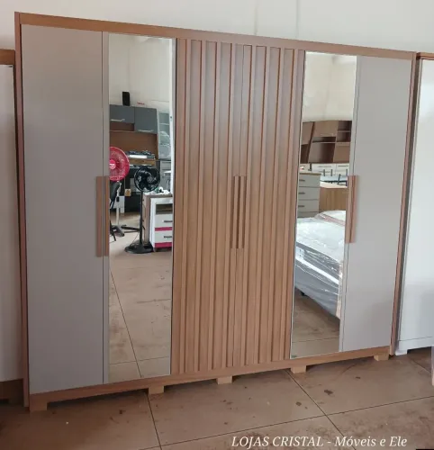 Guarda roupa 6 portas 4 gavetas 