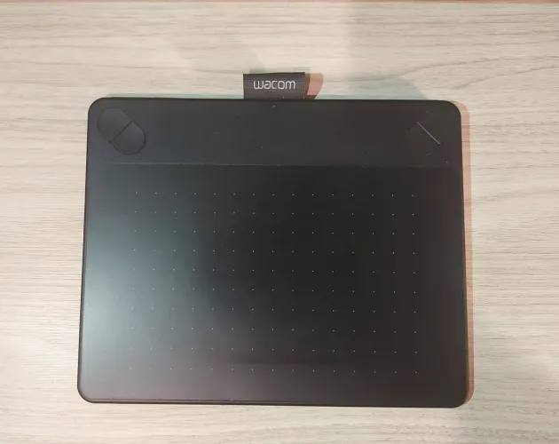Mesa Digitalizadora Wacom Intuos Pen and Touch