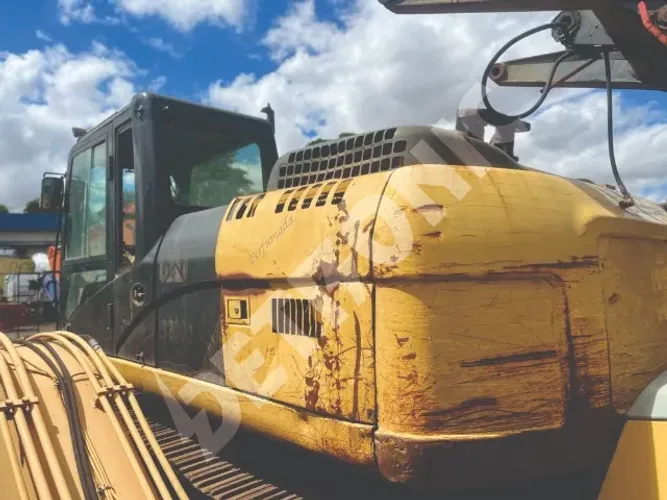 ESCAVADEIRA CAT 320D2 - 2014