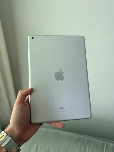 iPad 9 64GB seminovo