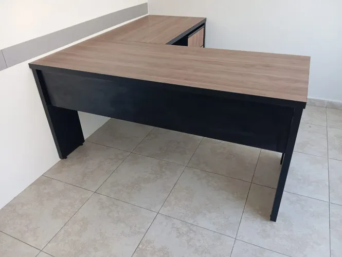 MESA EM L 1,40X1,40X0,60+GAVETEIRO VOLANTE SEMINOVO*LEIA A DESCRIÇÃO*