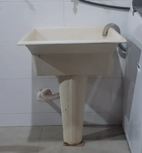 TANQUE DE ROUPA COM COLUNA