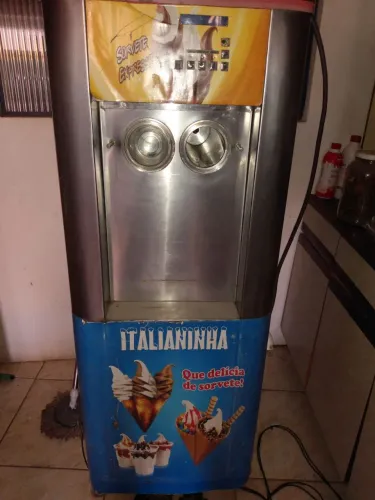 Máquina de sorvete Italianinha 