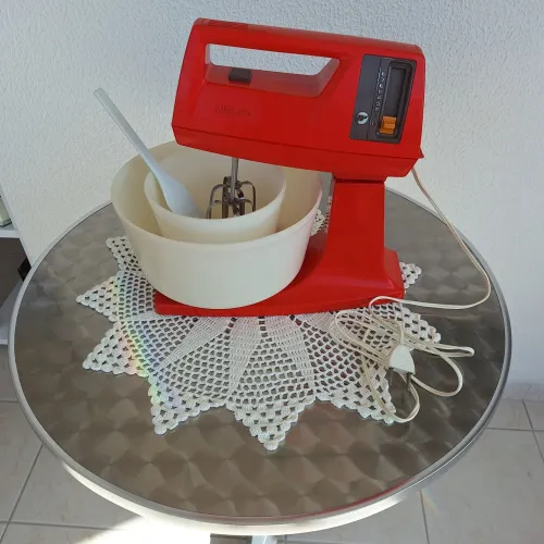 Batedeira Elétrica Vermelha Vintage Walita