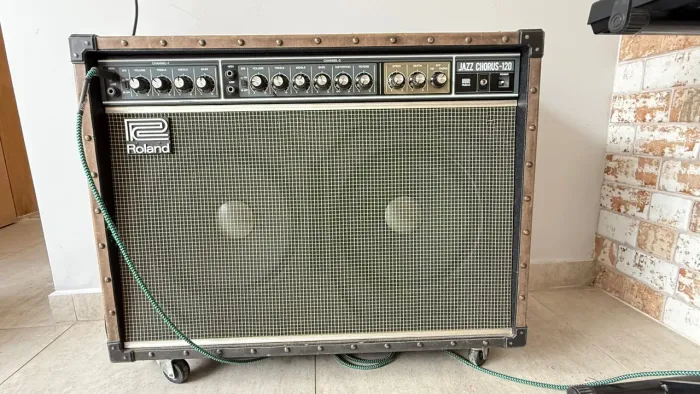 Amplificador Roland Jazz Chorus 120 JC 120