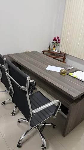 Mesa Executiva da marca Avantti