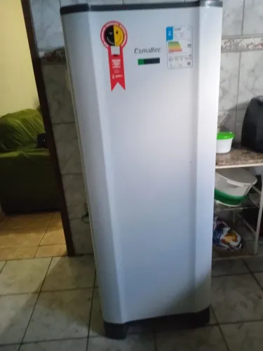 Geladeira smaltec
