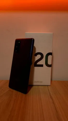 Samsung Galaxy S20 FE + Capinha/Pelicula/Carregador