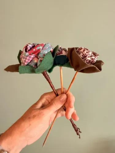 3 flores de tecido