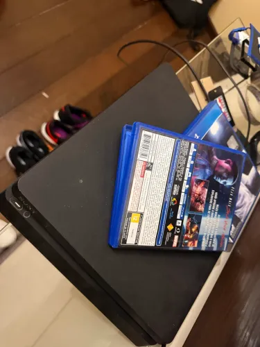 PS4 slim 1TB