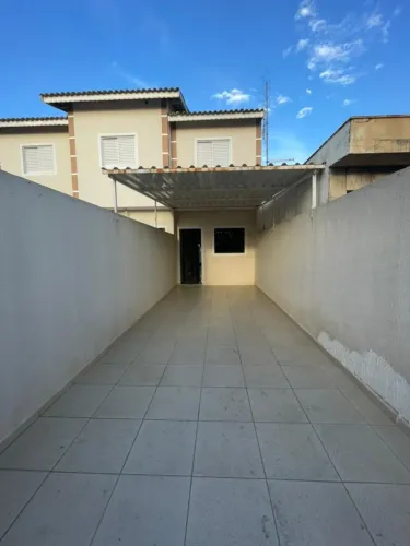 Sobrado 2 quartos com quintal vila fiori