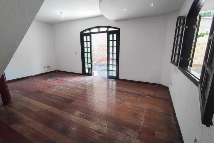 Casa à venda na Taquara, 3 quartos, 114m², documentos ok, aceita financiamento.