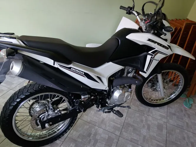 Vendo moto Bros impecável