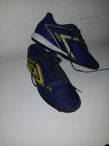 Chuteira society umbro n38