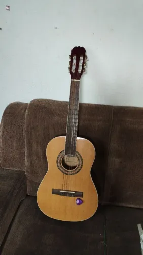 Vendo violão menor