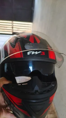 Capacete FW3 OTIMOS ESTADO UNICO DONO 