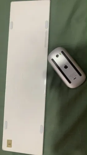 Mouse e teclado originais da Apple