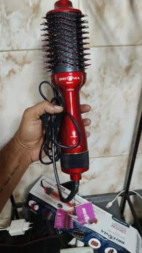 Escova secadora Britânia BES12V até 1300w de potência Bivolt 110/220