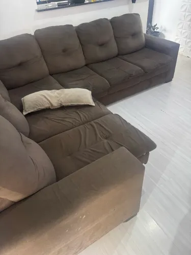 Vendo sofá de canto! Está em bom estado! Todos os lados são retrátil! Por favor retirar